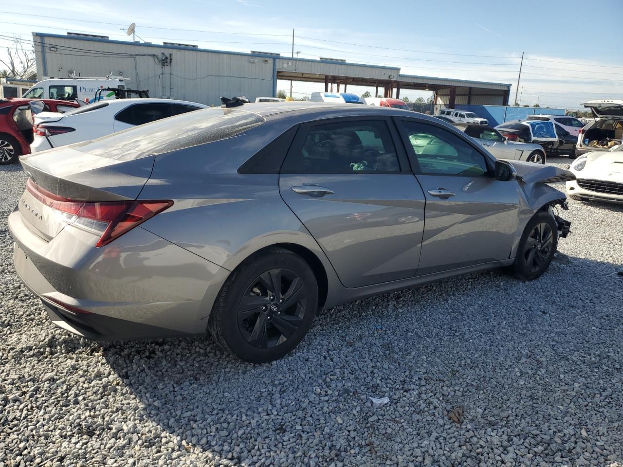 2022 HYUNDAI ELANTRA SE - Фото 3