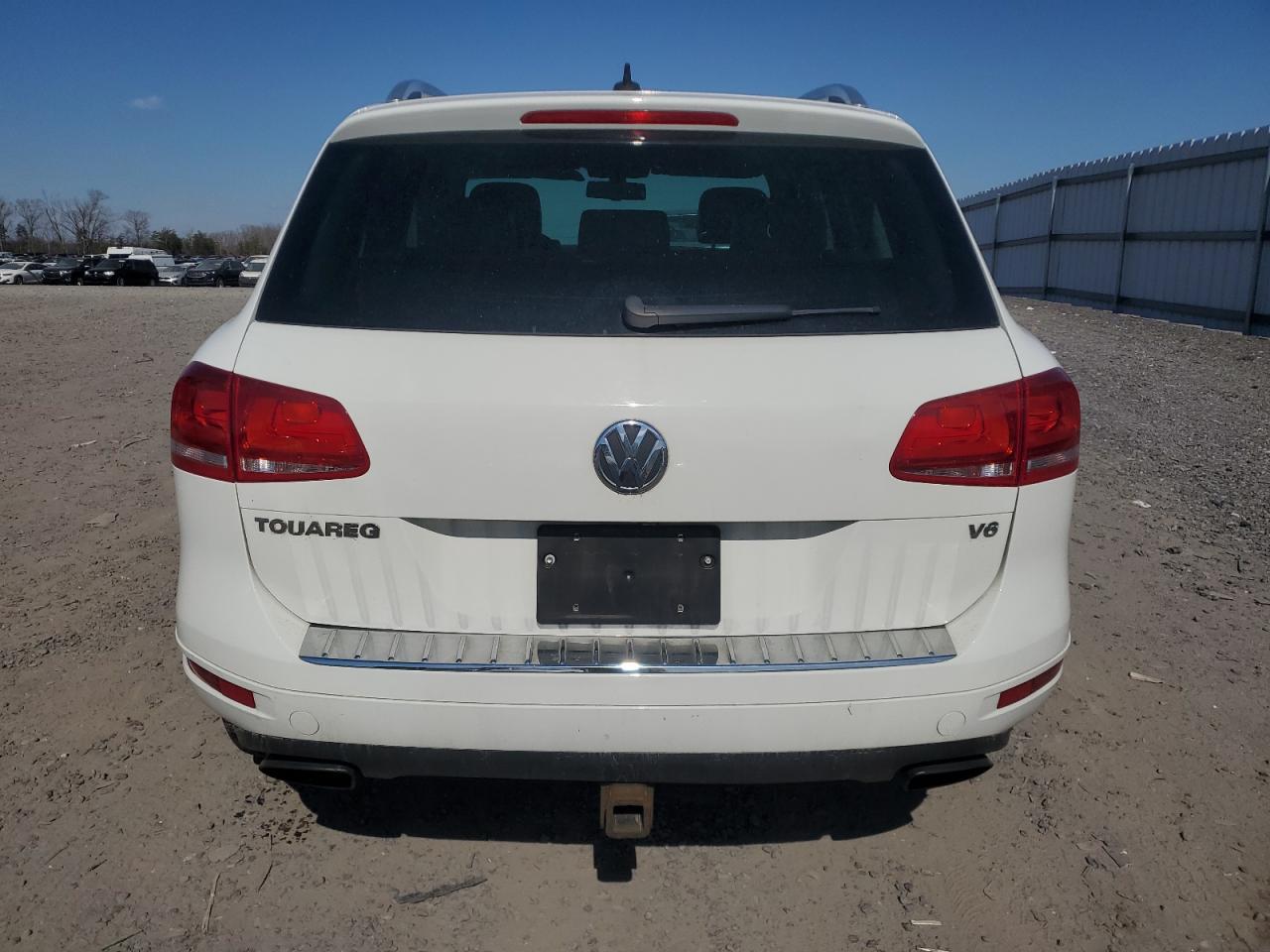 2014 VOLKSWAGEN TOUAREG V6 - Image 6