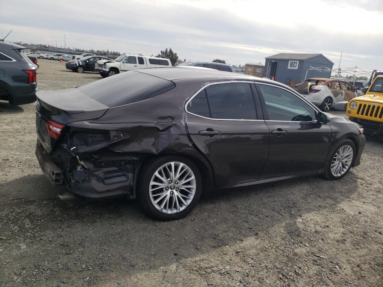 2018 TOYOTA CAMRY L - Image 3