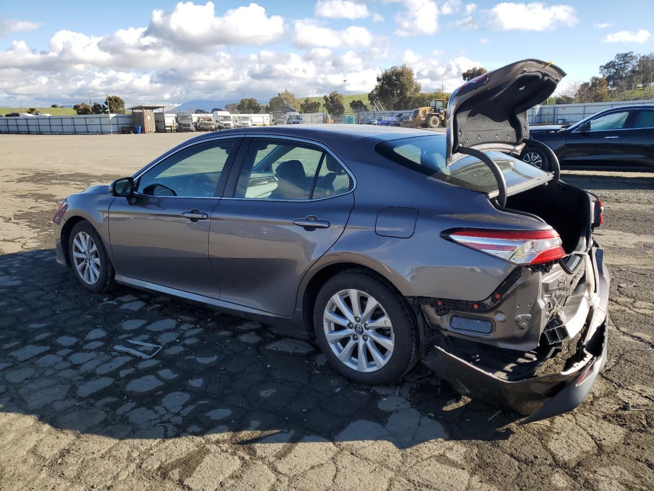 2018 TOYOTA CAMRY L - Image 2