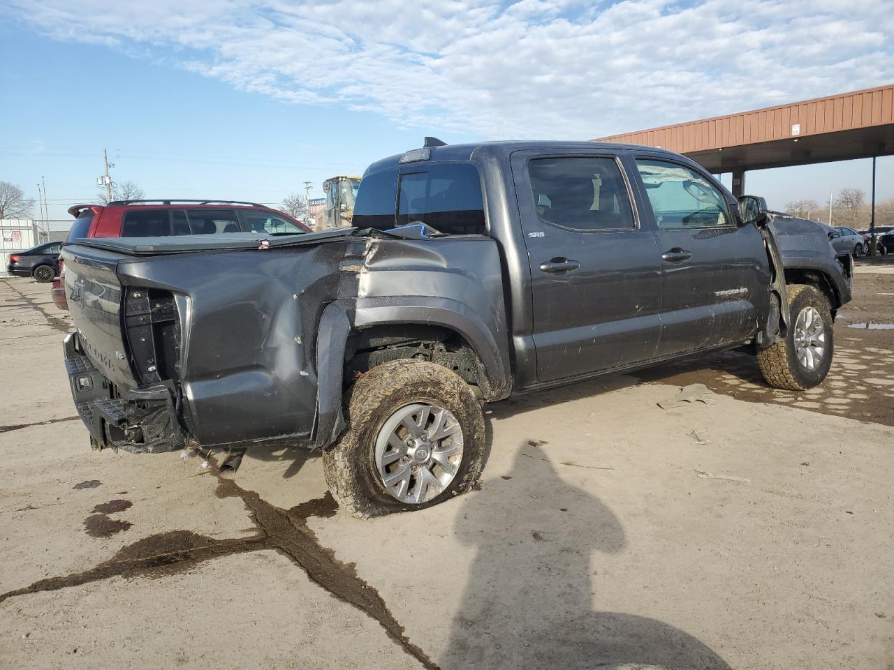2018 TOYOTA TACOMA DOU - Image 3