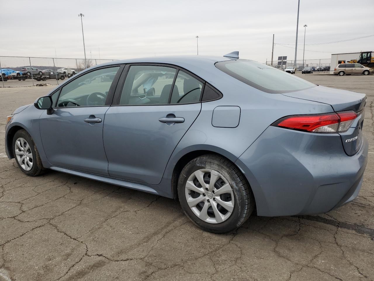2021 TOYOTA COROLLA LE - Фото 2