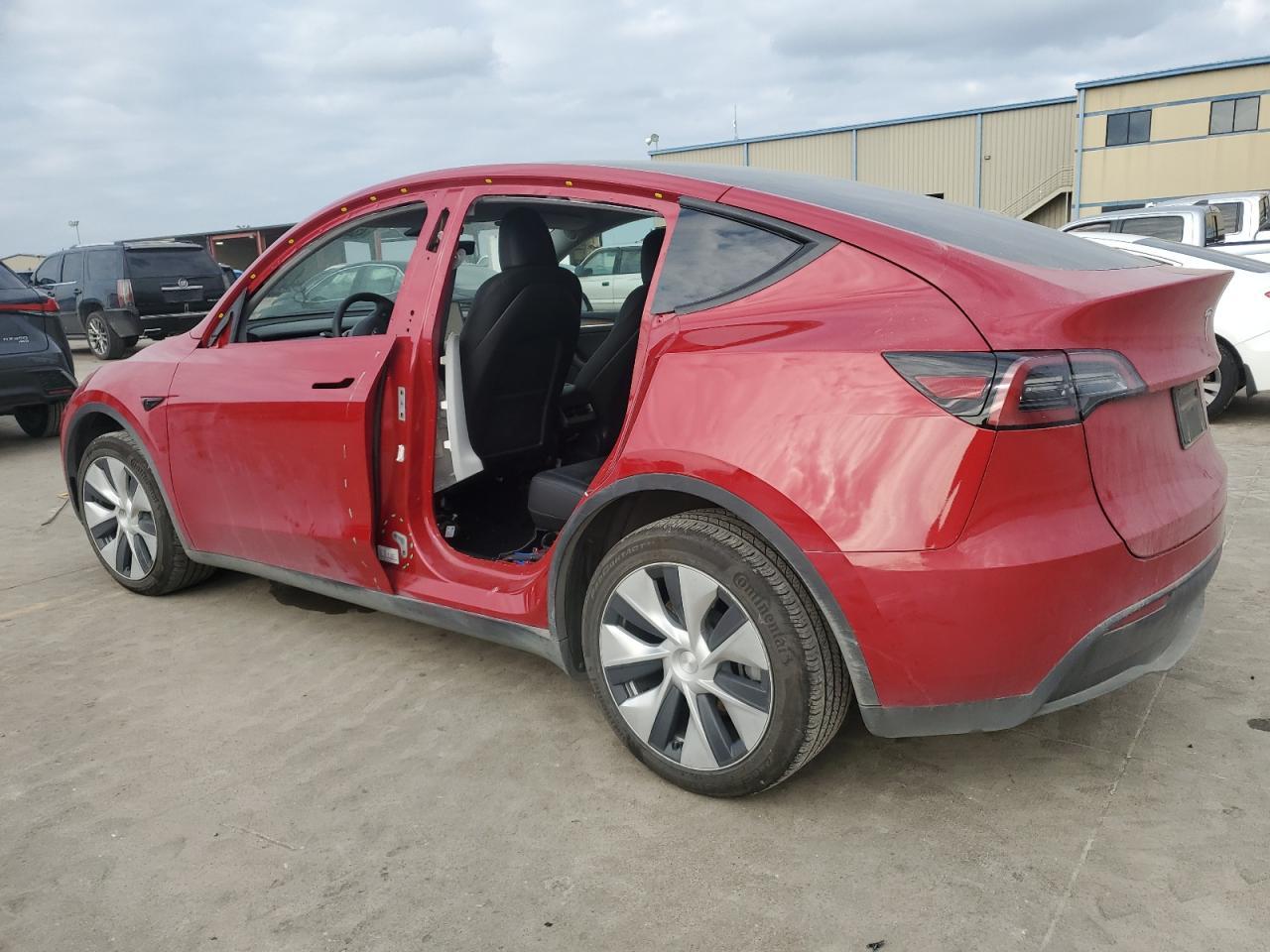 2023 TESLA MODEL Y - Фото 2