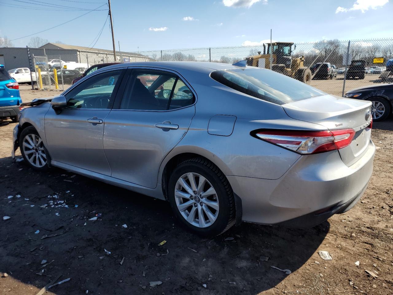 2019 TOYOTA CAMRY L - Фото 2