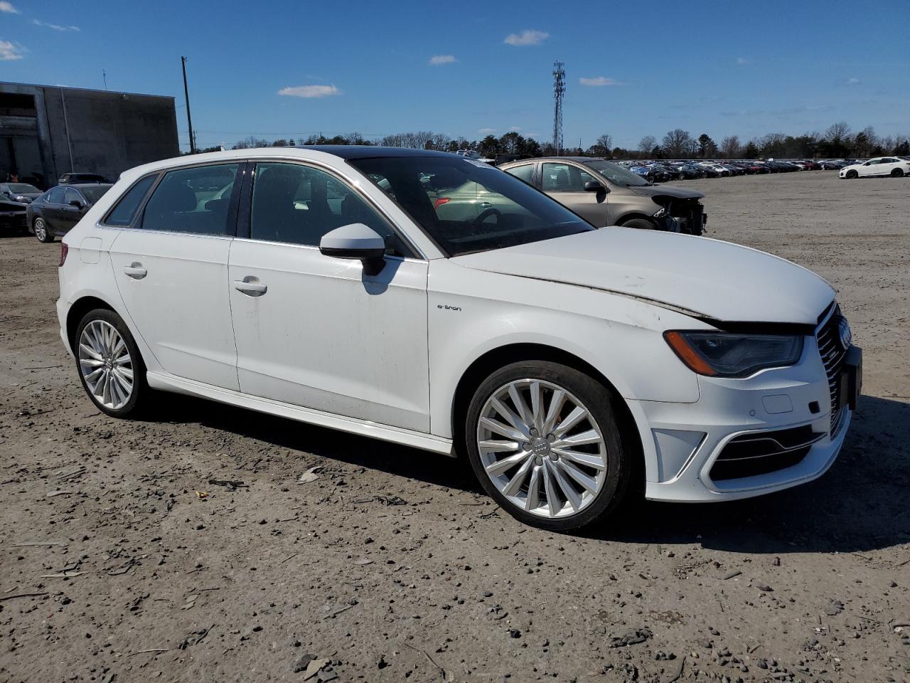 2016 AUDI A3 E-TRON - Image 4