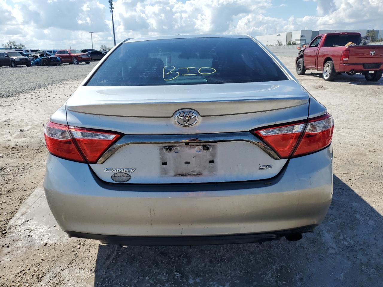 2015 TOYOTA CAMRY LE - Фото 6