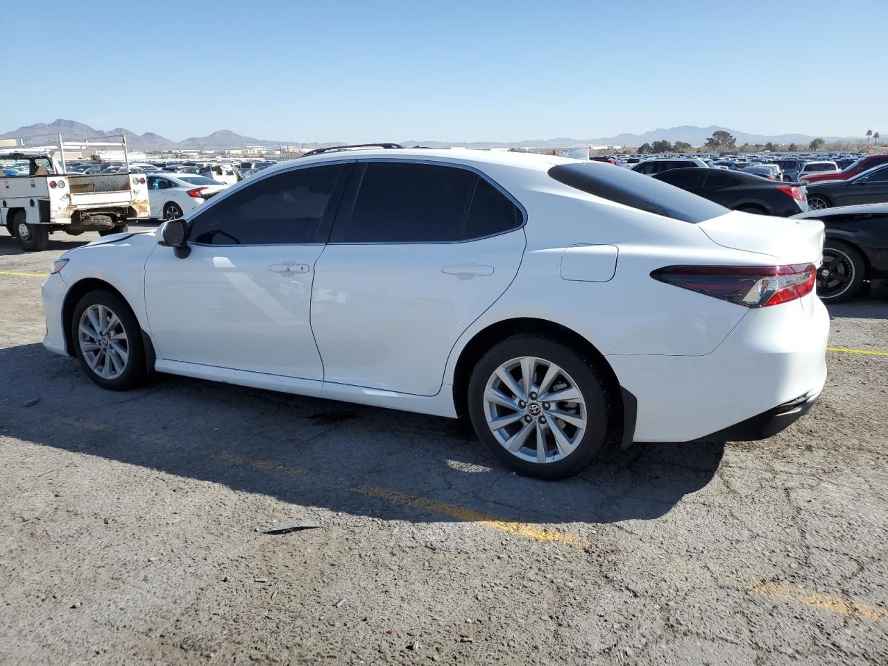 2023 TOYOTA CAMRY LE - Фото 2