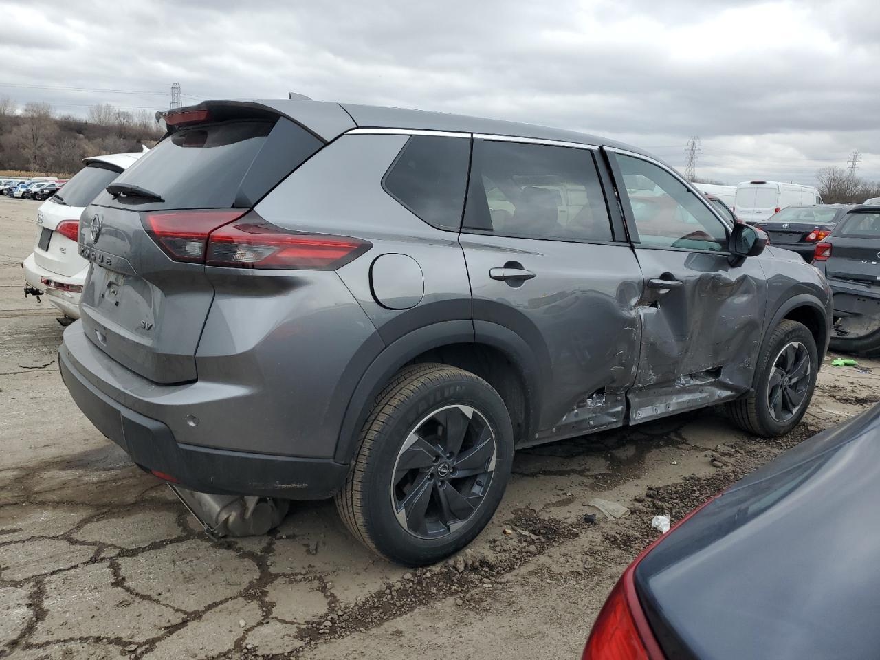 2024 NISSAN ROGUE SV - Image 3