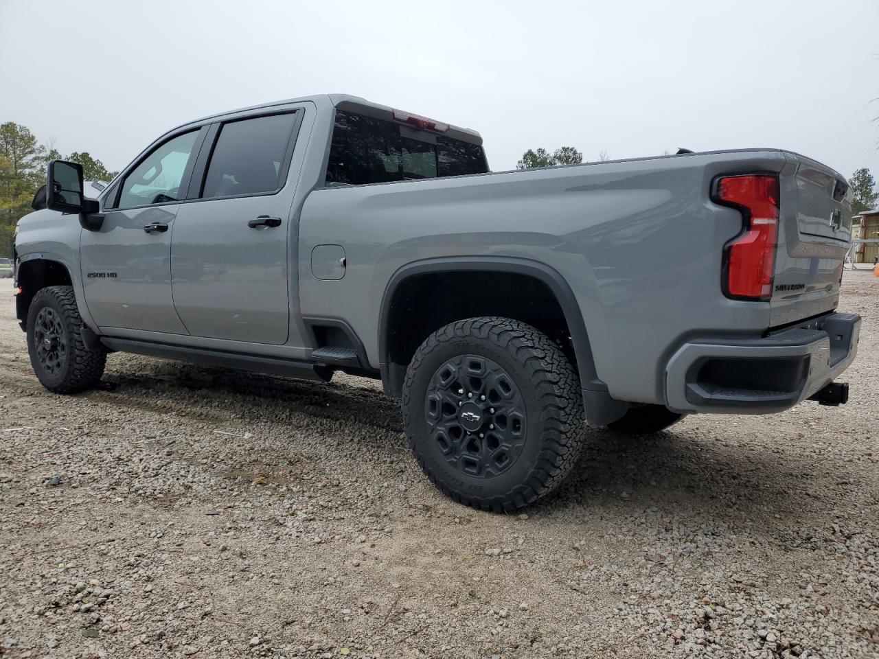 2024 CHEVROLET SILVERADO - Image 2