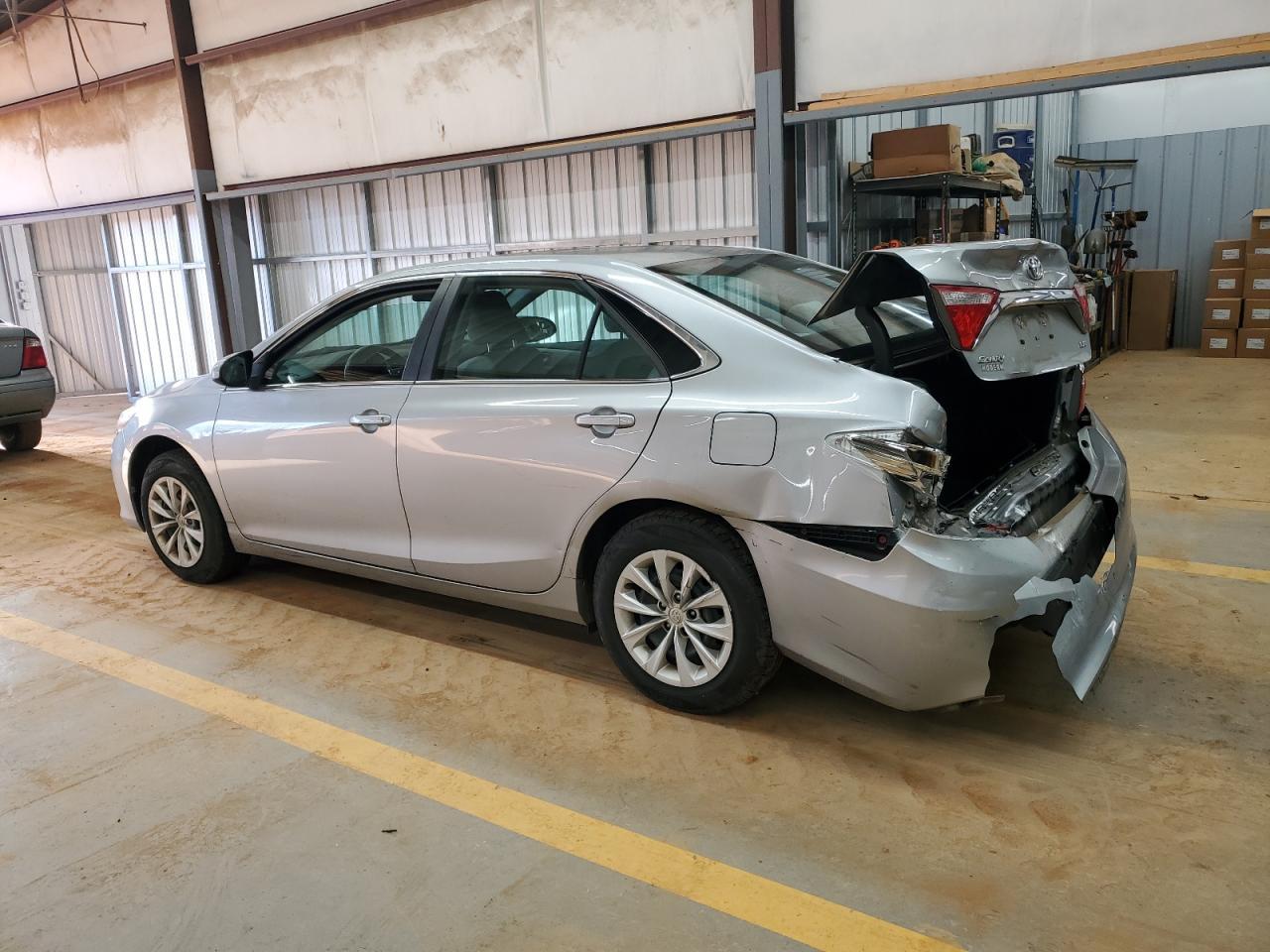 2017 TOYOTA CAMRY LE - Фото 2
