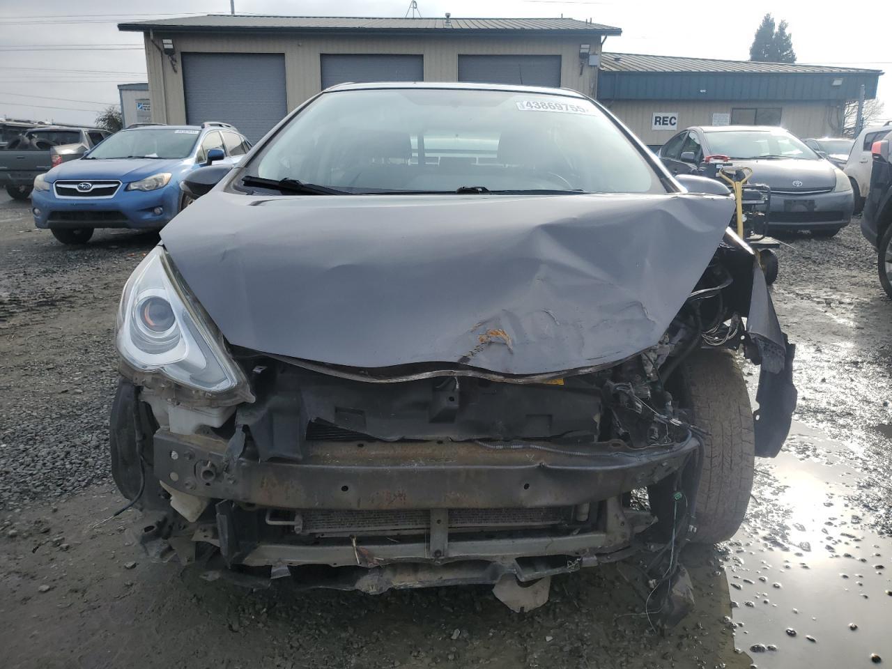 2015 TOYOTA PRIUS C - Image 5