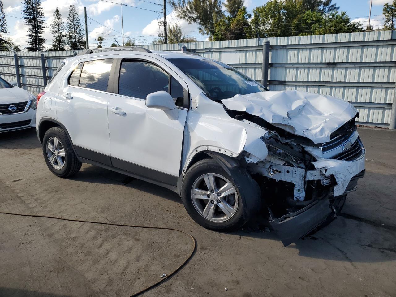 2015 CHEVROLET TRAX 1LT - Фото 4