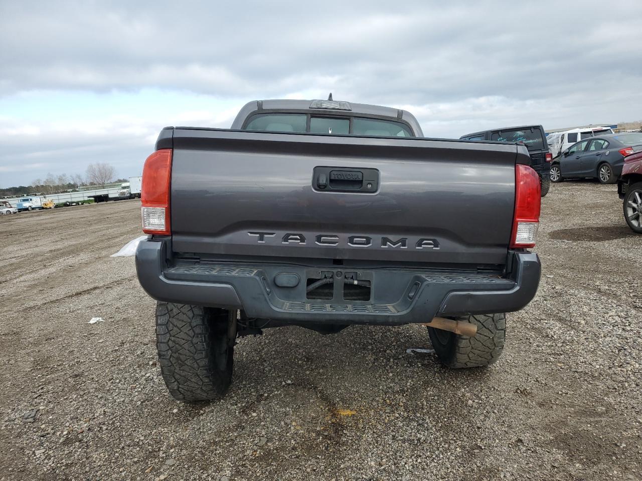 2017 TOYOTA TACOMA DOU - Фото 6