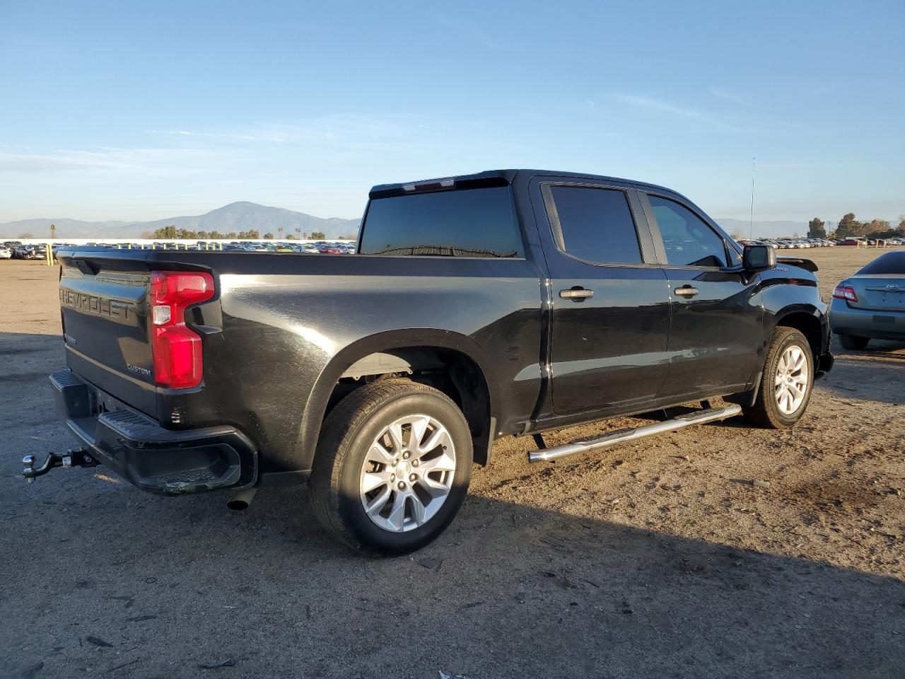 2021 CHEVROLET SILVERADO - Фото 3