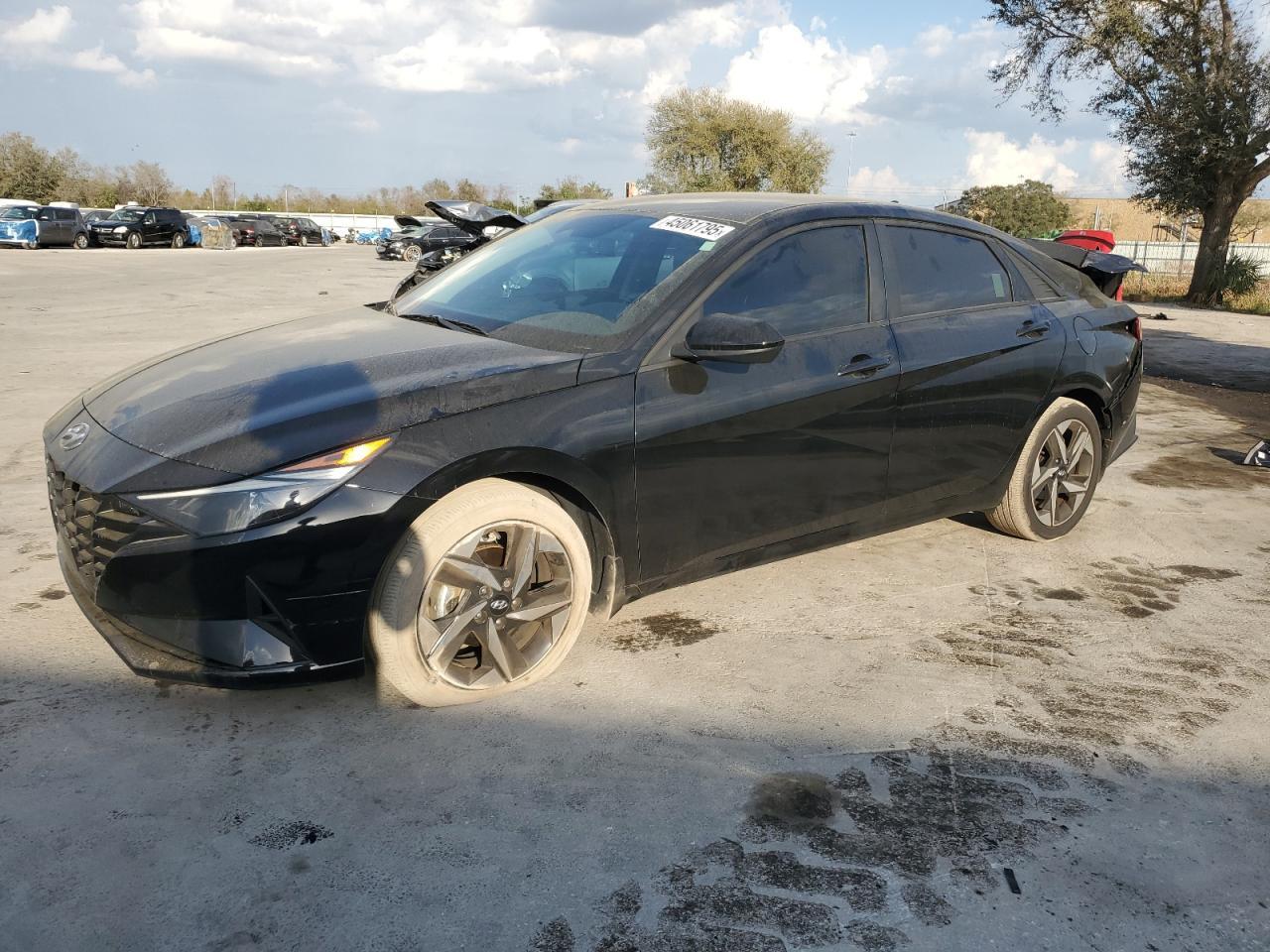 2023 HYUNDAI ELANTRA SE
