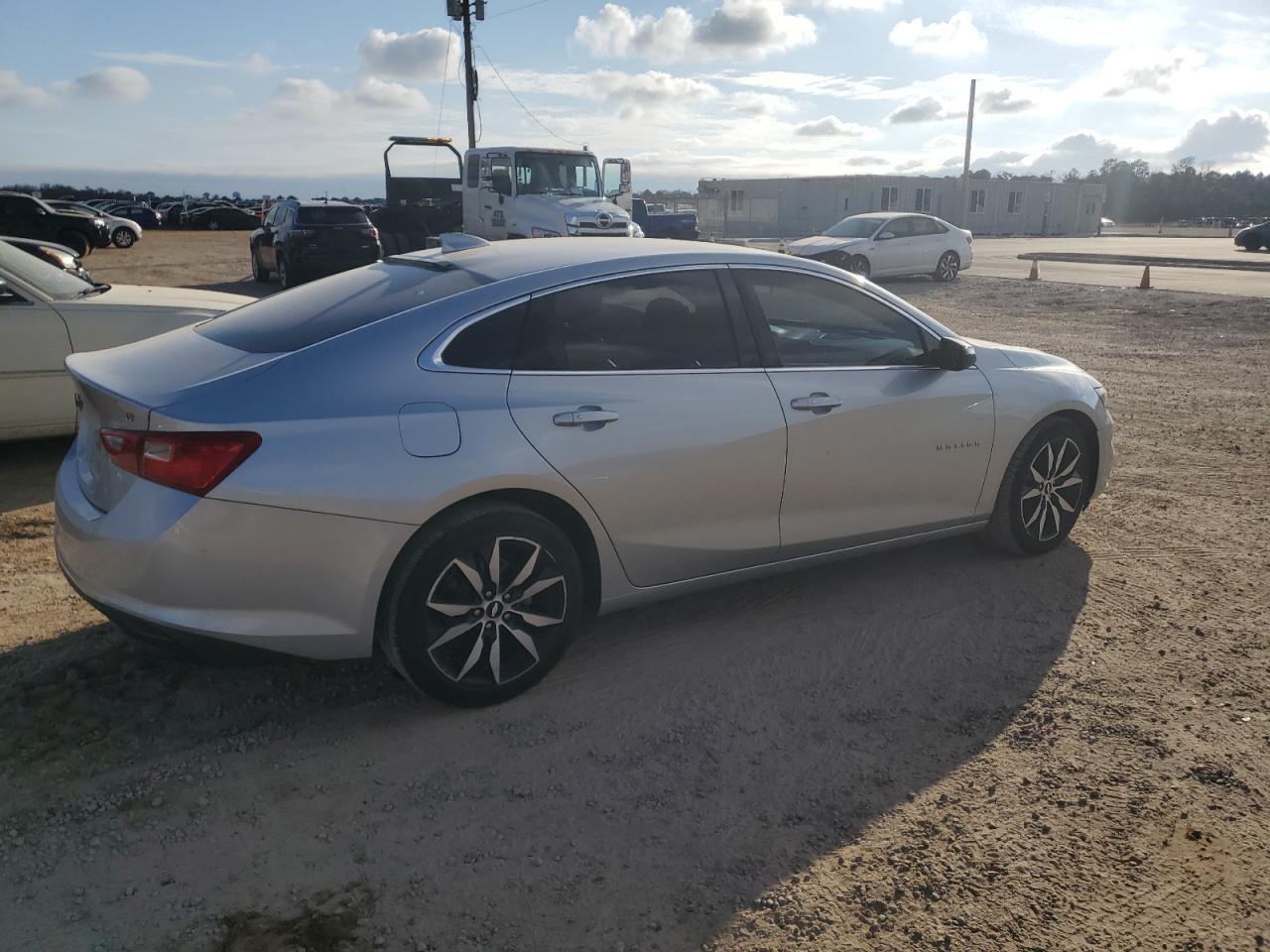 2017 CHEVROLET MALIBU LT - Фото 3