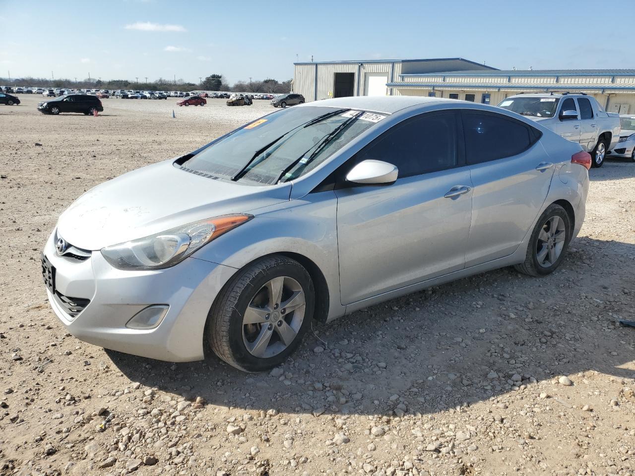2013 HYUNDAI ELANTRA GL