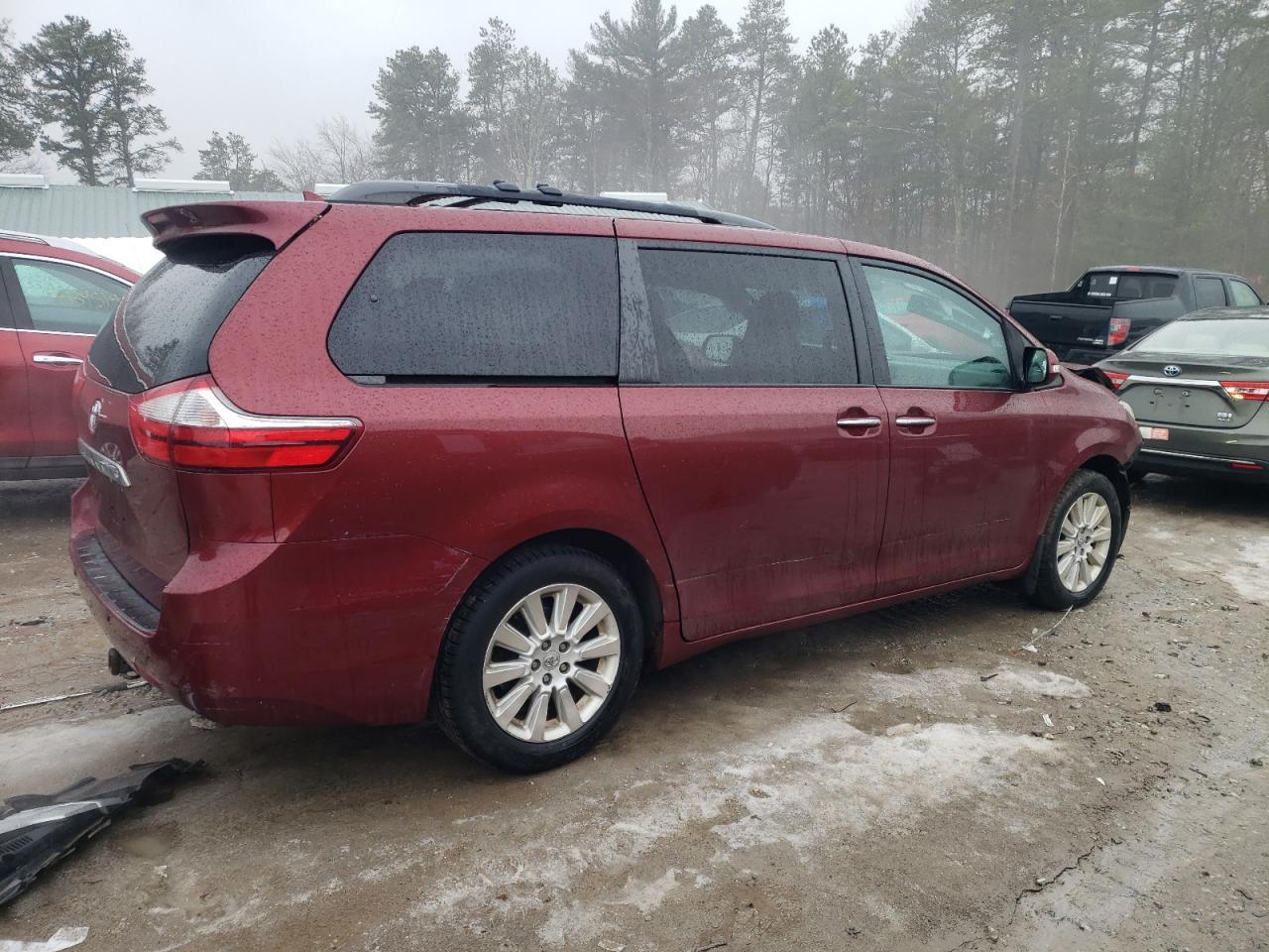 2015 TOYOTA SIENNA XLE - Фото 3