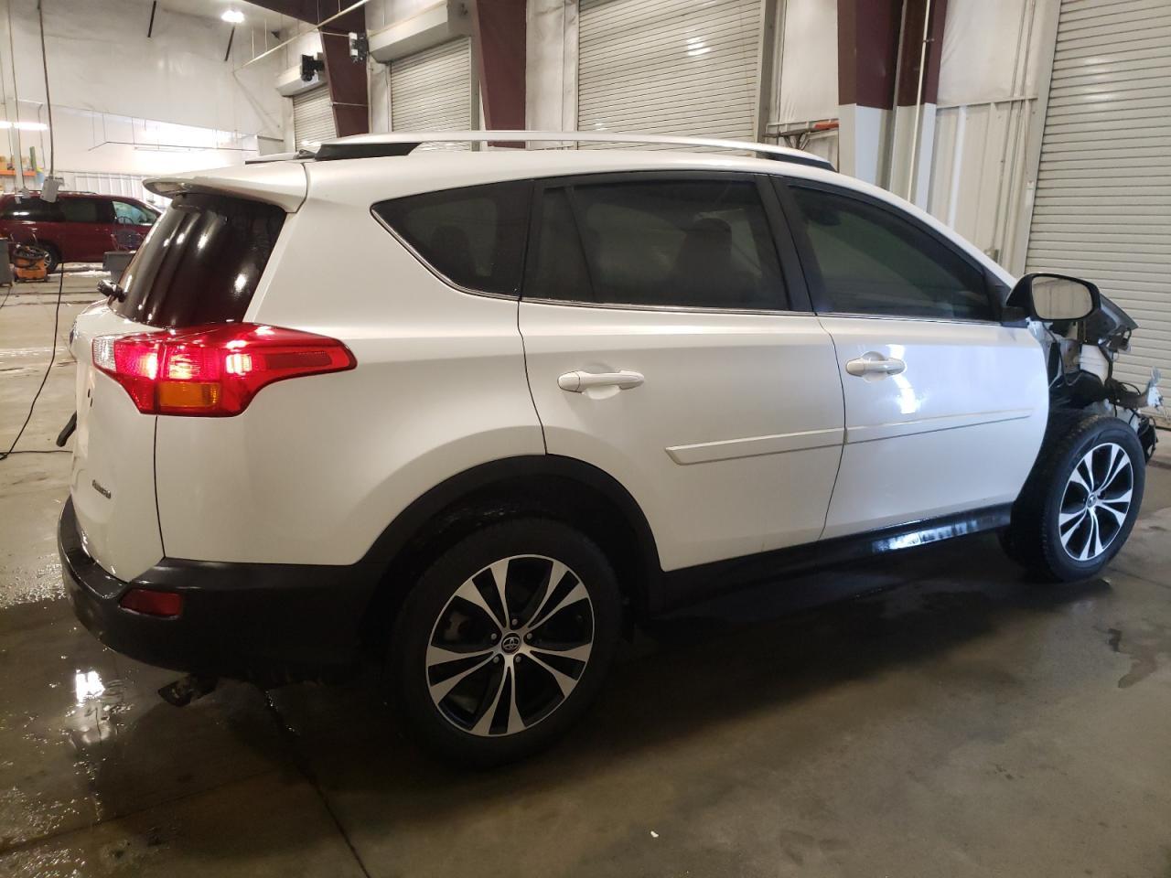 2015 TOYOTA RAV4 LIMIT - Фото 3