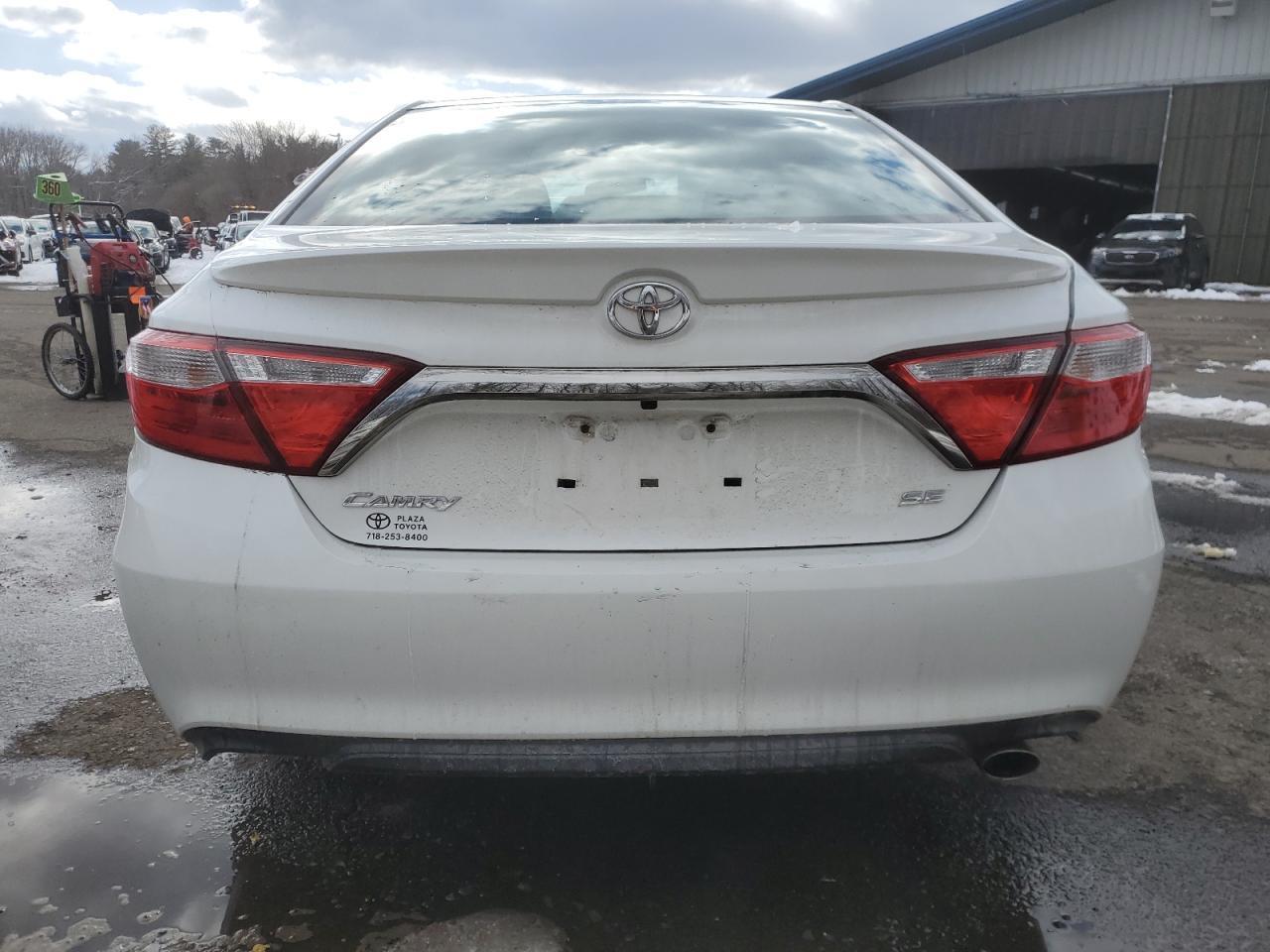 2017 TOYOTA CAMRY LE - Image 6