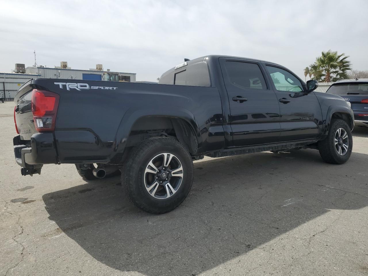 2019 TOYOTA TACOMA DOU - Фото 3