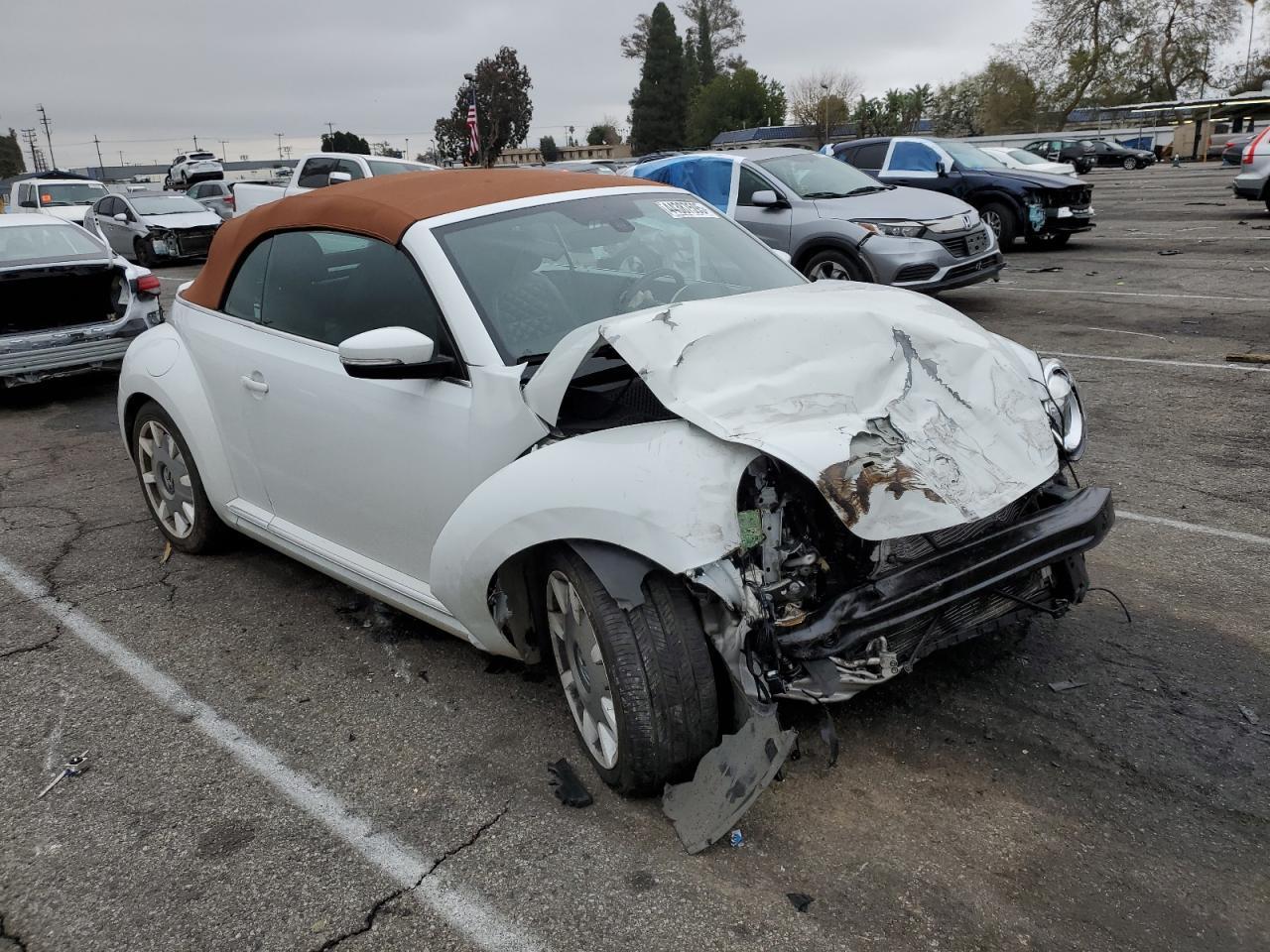 2019 VOLKSWAGEN BEETLE S - Image 4