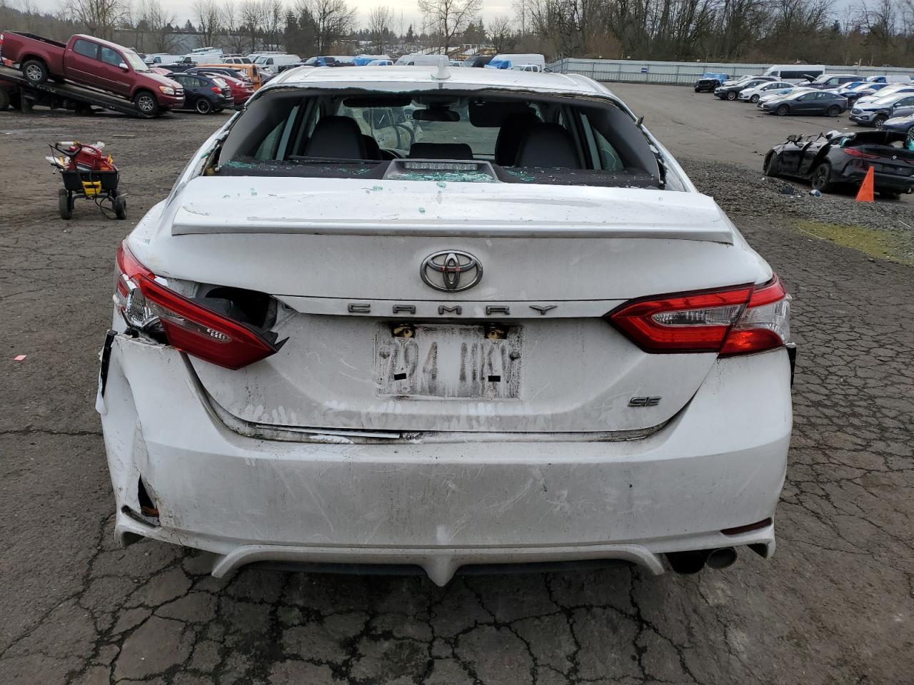 2020 TOYOTA CAMRY SE - Image 6