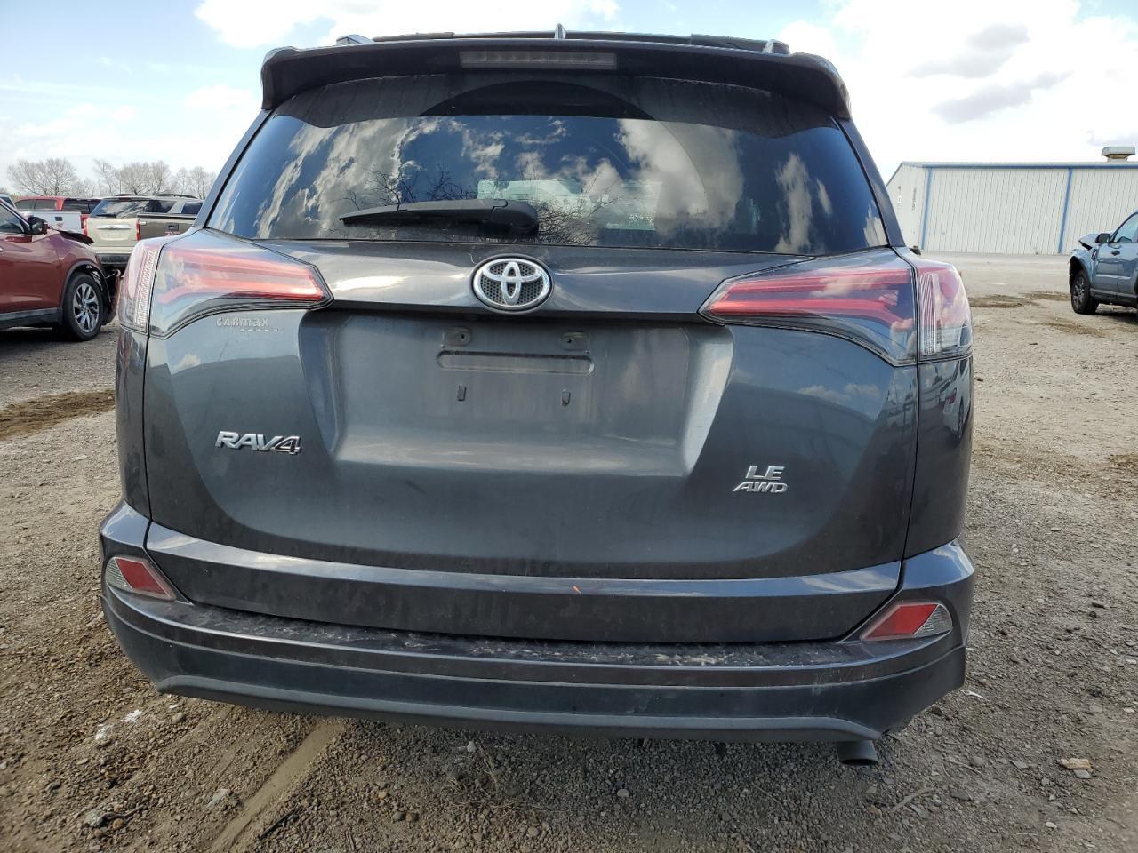 2017 TOYOTA RAV4 LE - Фото 6