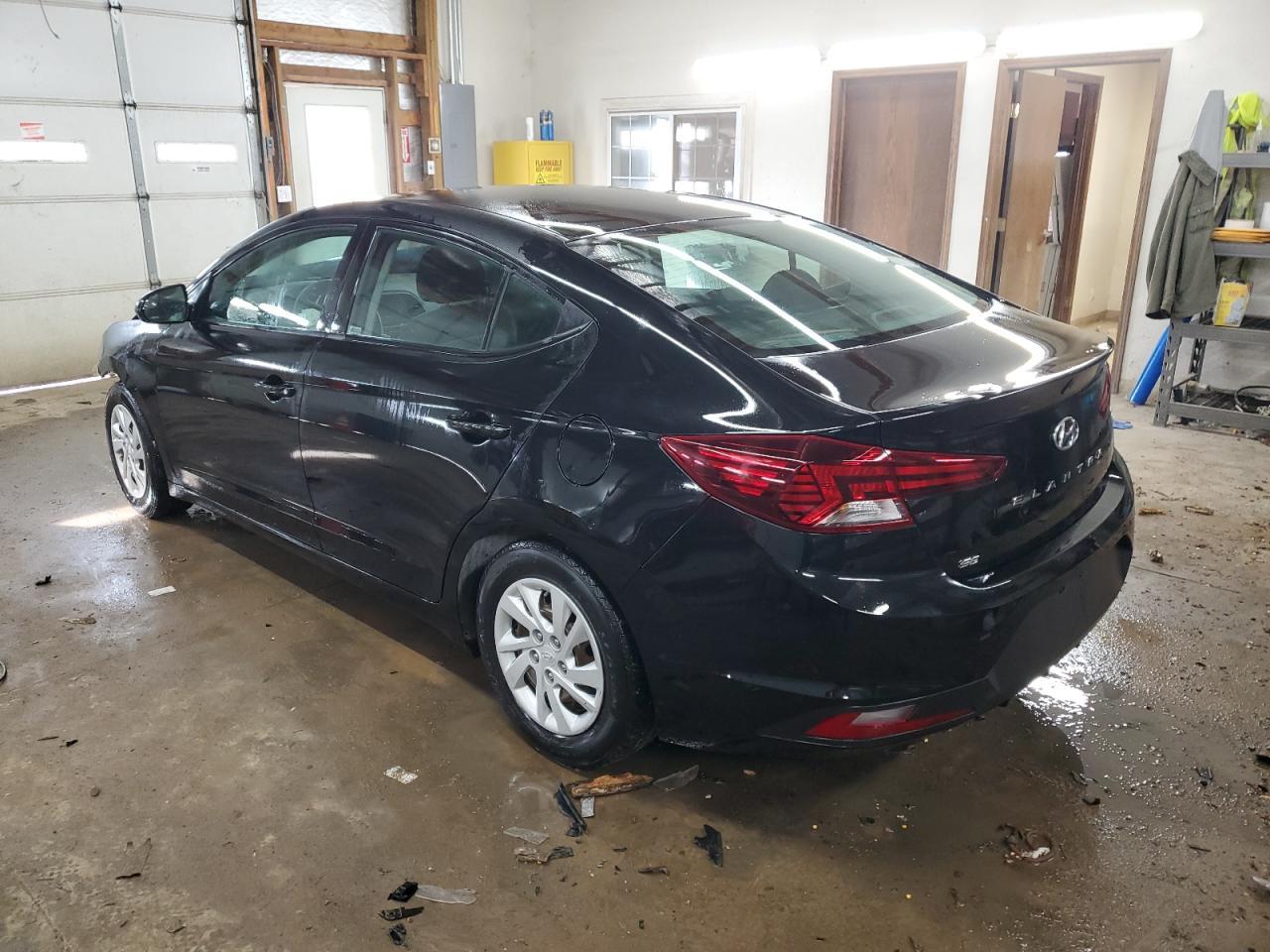 2019 HYUNDAI ELANTRA SE - Фото 2