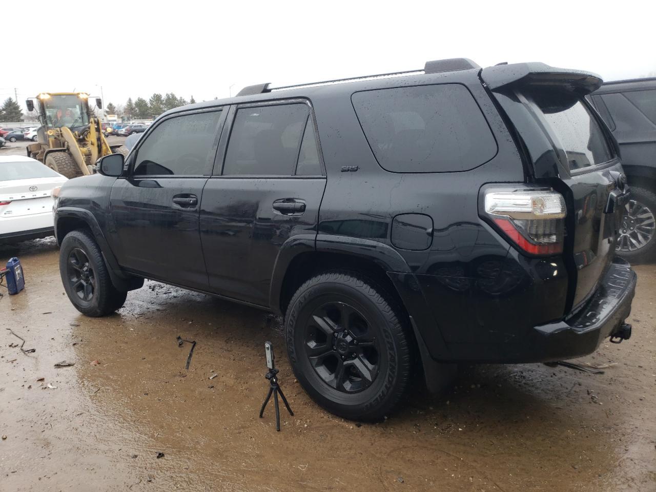 2019 TOYOTA 4RUNNER SR - Фото 2