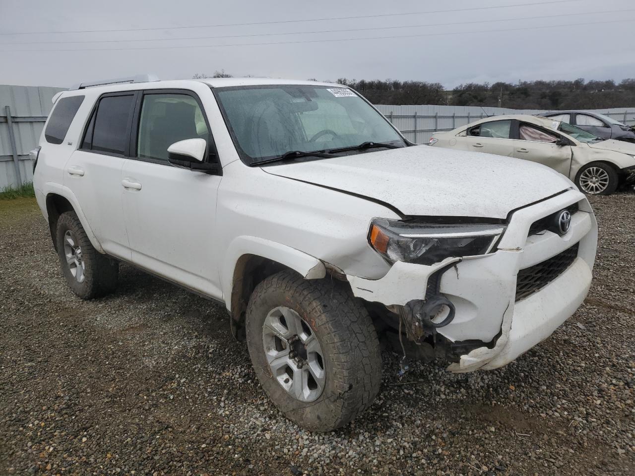 2018 TOYOTA 4RUNNER SR - Image 4