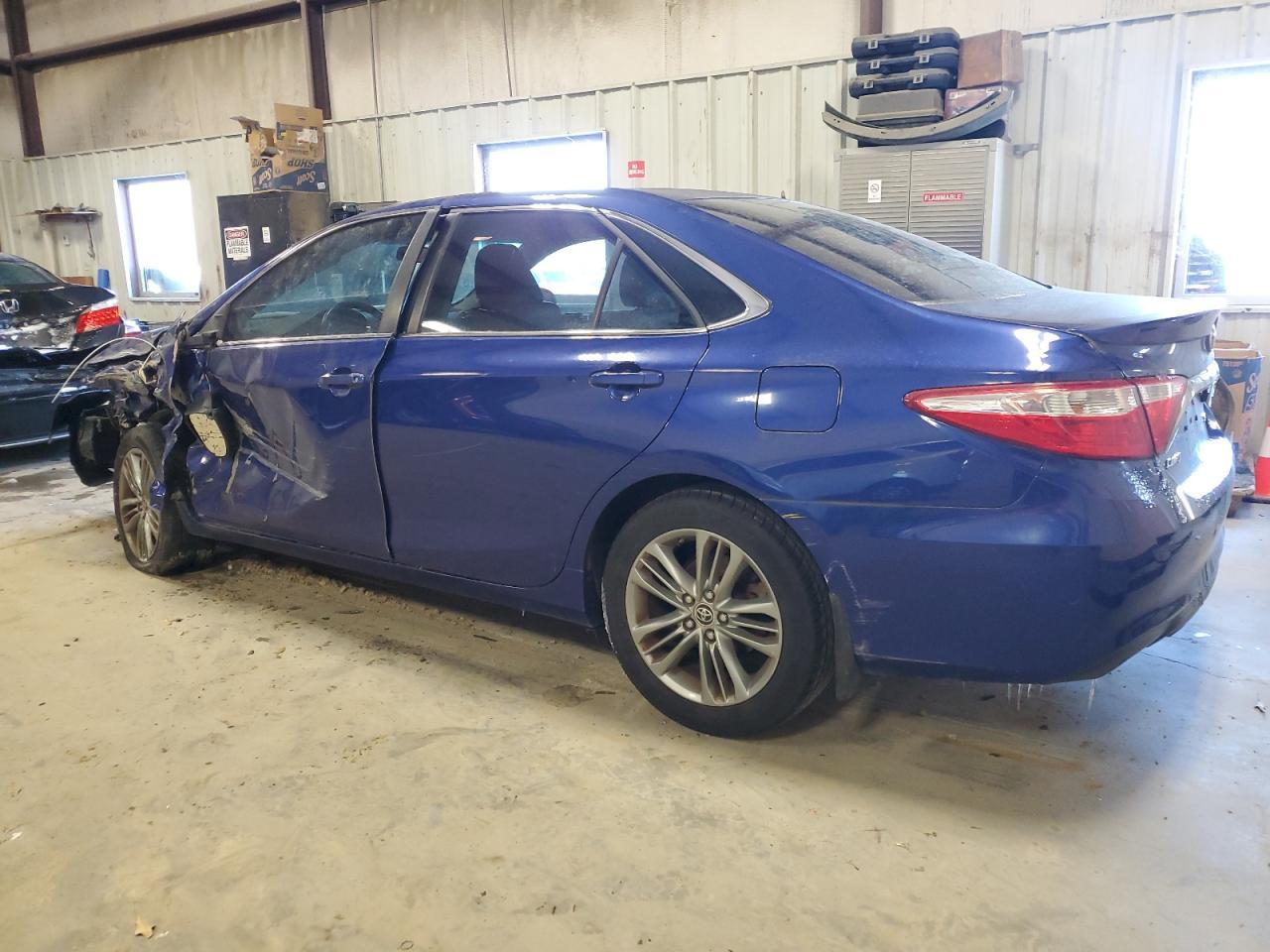 2015 TOYOTA CAMRY LE - Фото 2