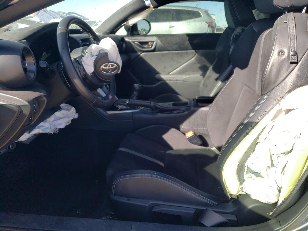 2023 TOYOTA GR 86 PREM - Image 7