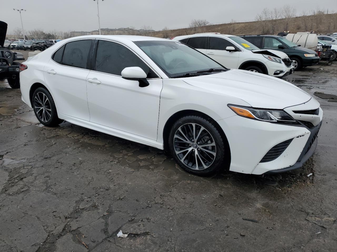2018 TOYOTA CAMRY L - Фото 4