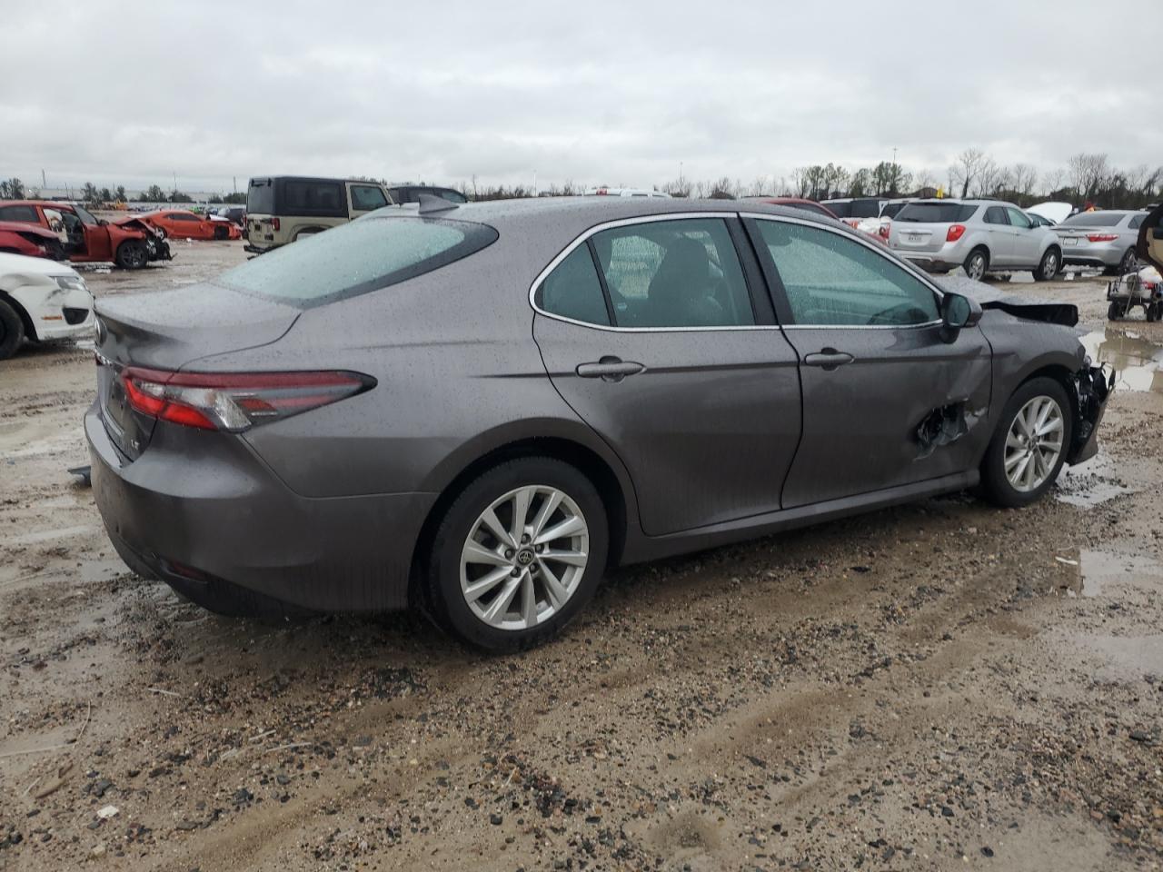 2023 TOYOTA CAMRY LE - Фото 3
