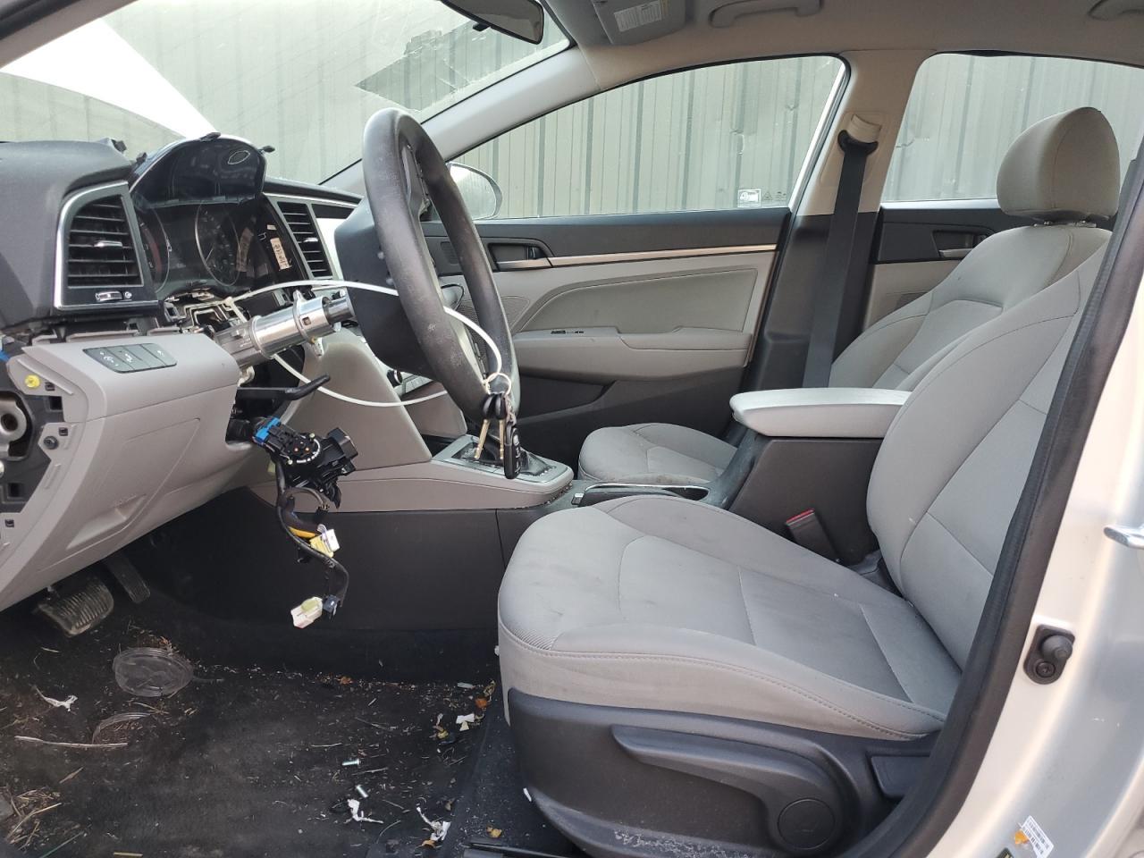 2018 HYUNDAI ELANTRA SE - Фото 7