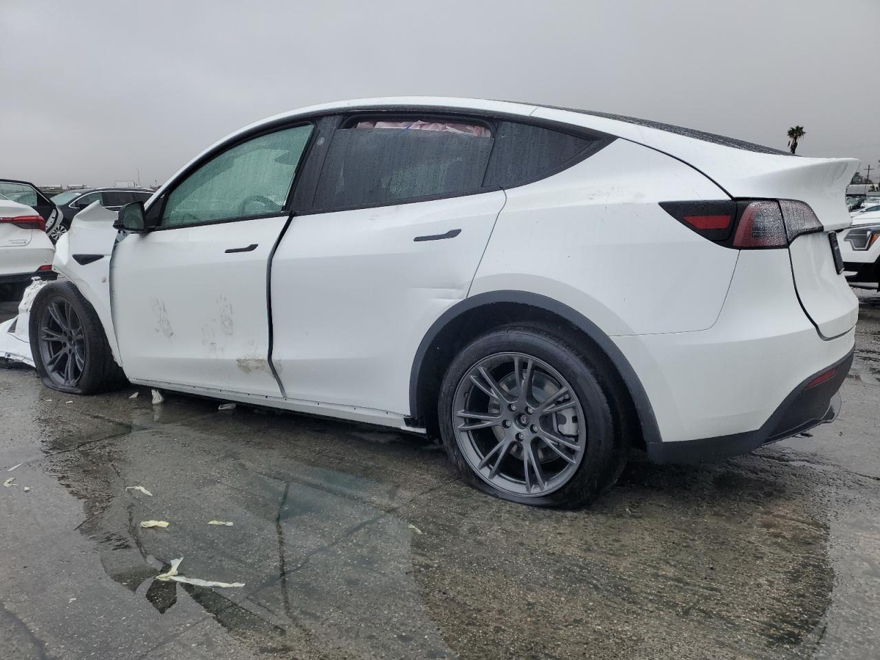 2024 TESLA MODEL Y - Image 2