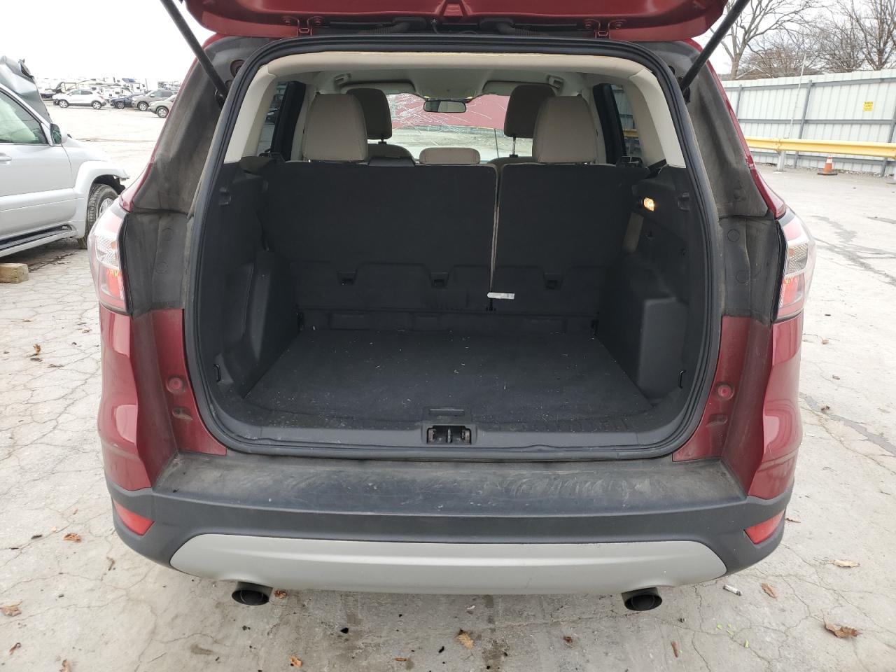 2017 FORD ESCAPE SE - Фото 6
