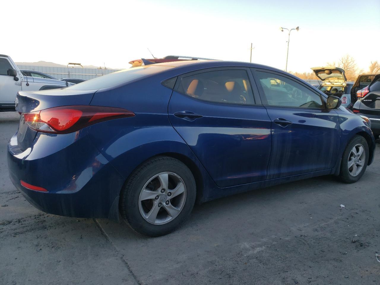 2015 HYUNDAI ELANTRA SE - Image 3