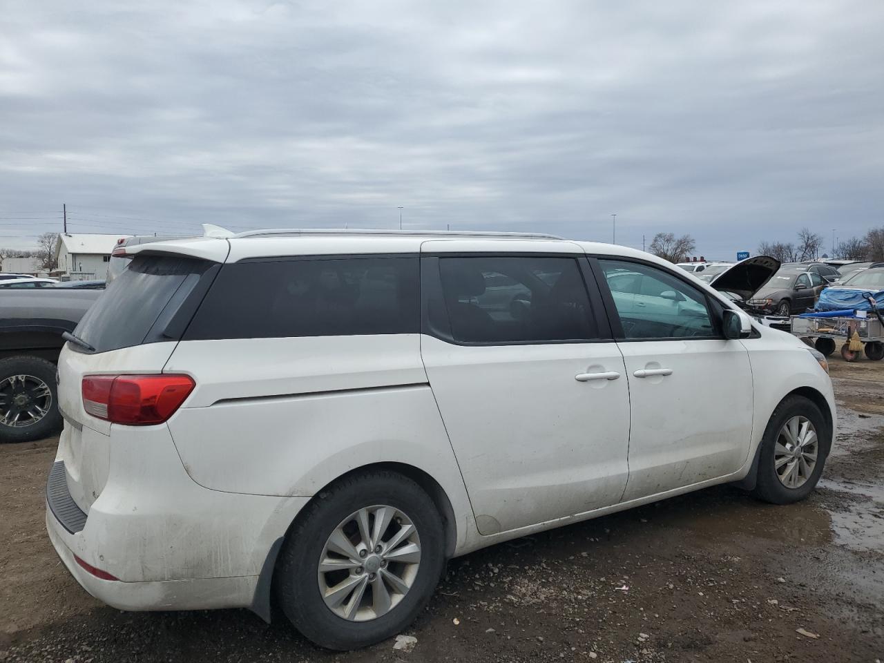 2016 KIA SEDONA LX - Image 3