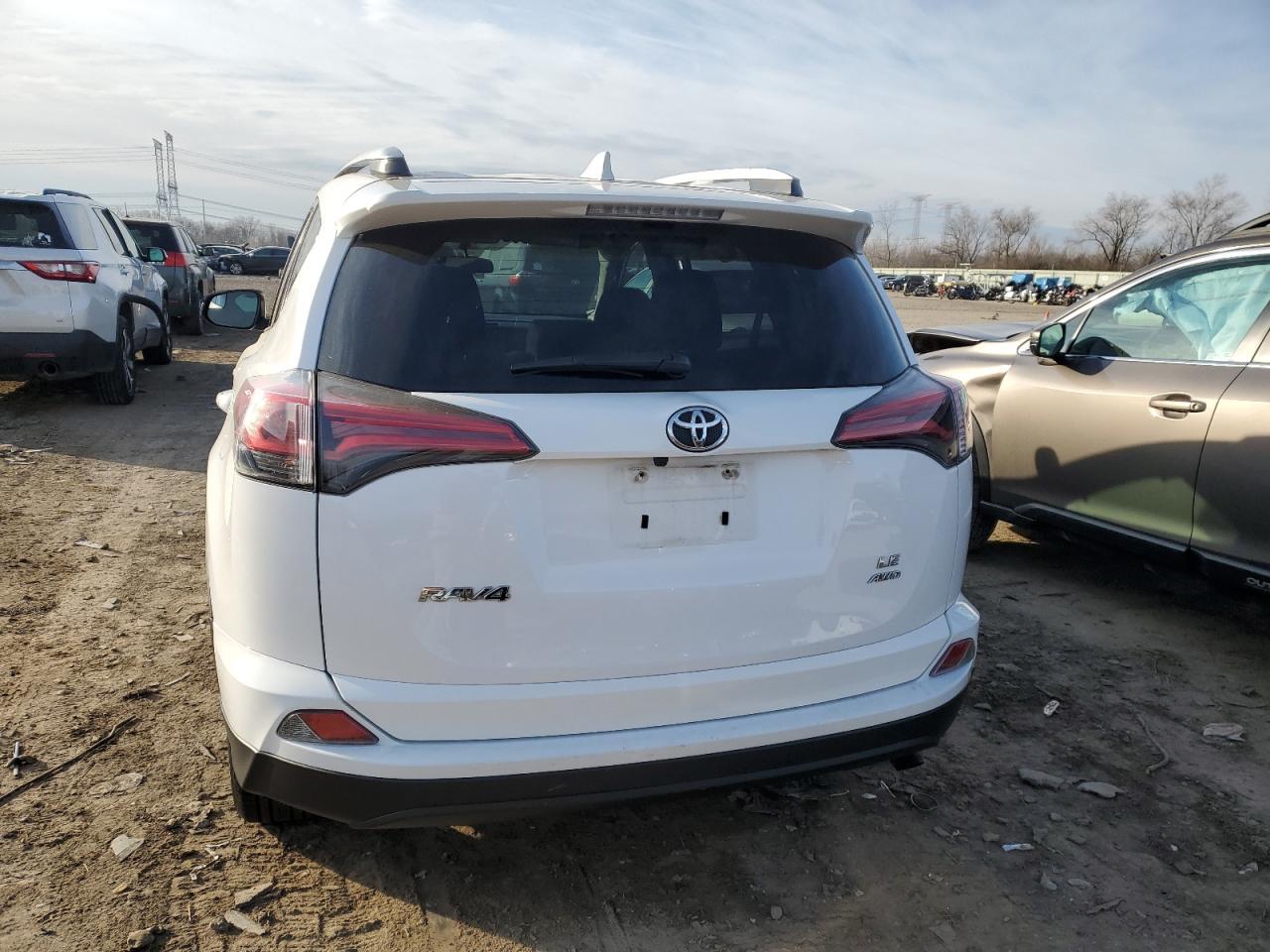 2016 TOYOTA RAV4 LE - Фото 6
