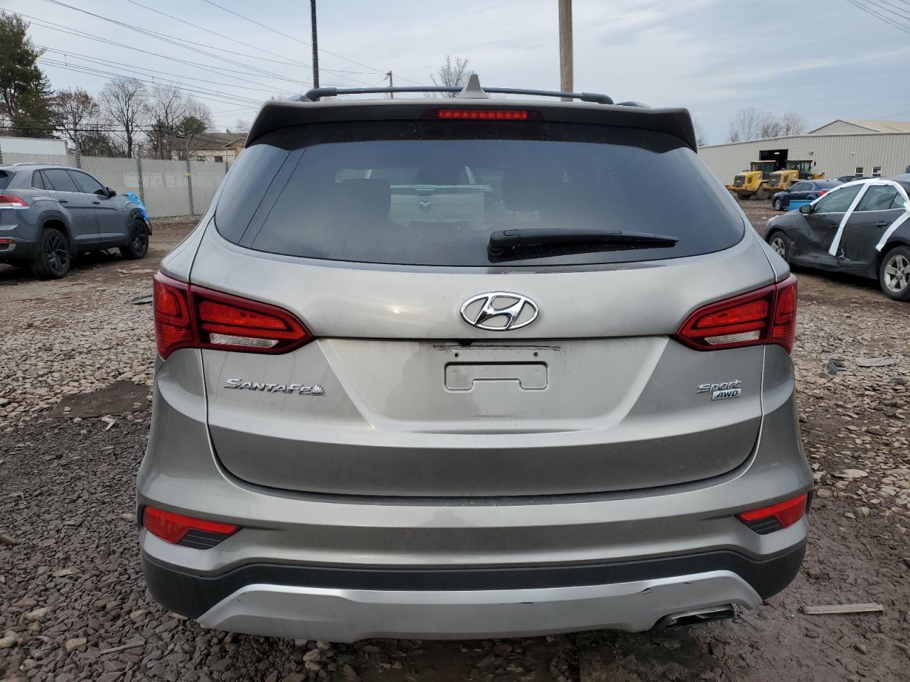 2017 HYUNDAI SANTA FE S - Image 6