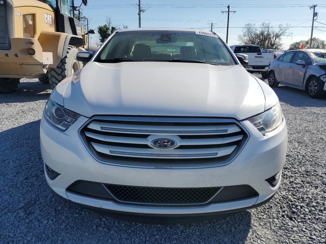 2018 FORD TAURUS LIM - Image 5