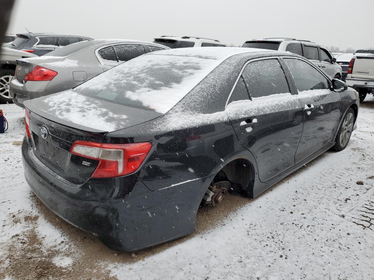 2014 TOYOTA CAMRY L - Фото 3