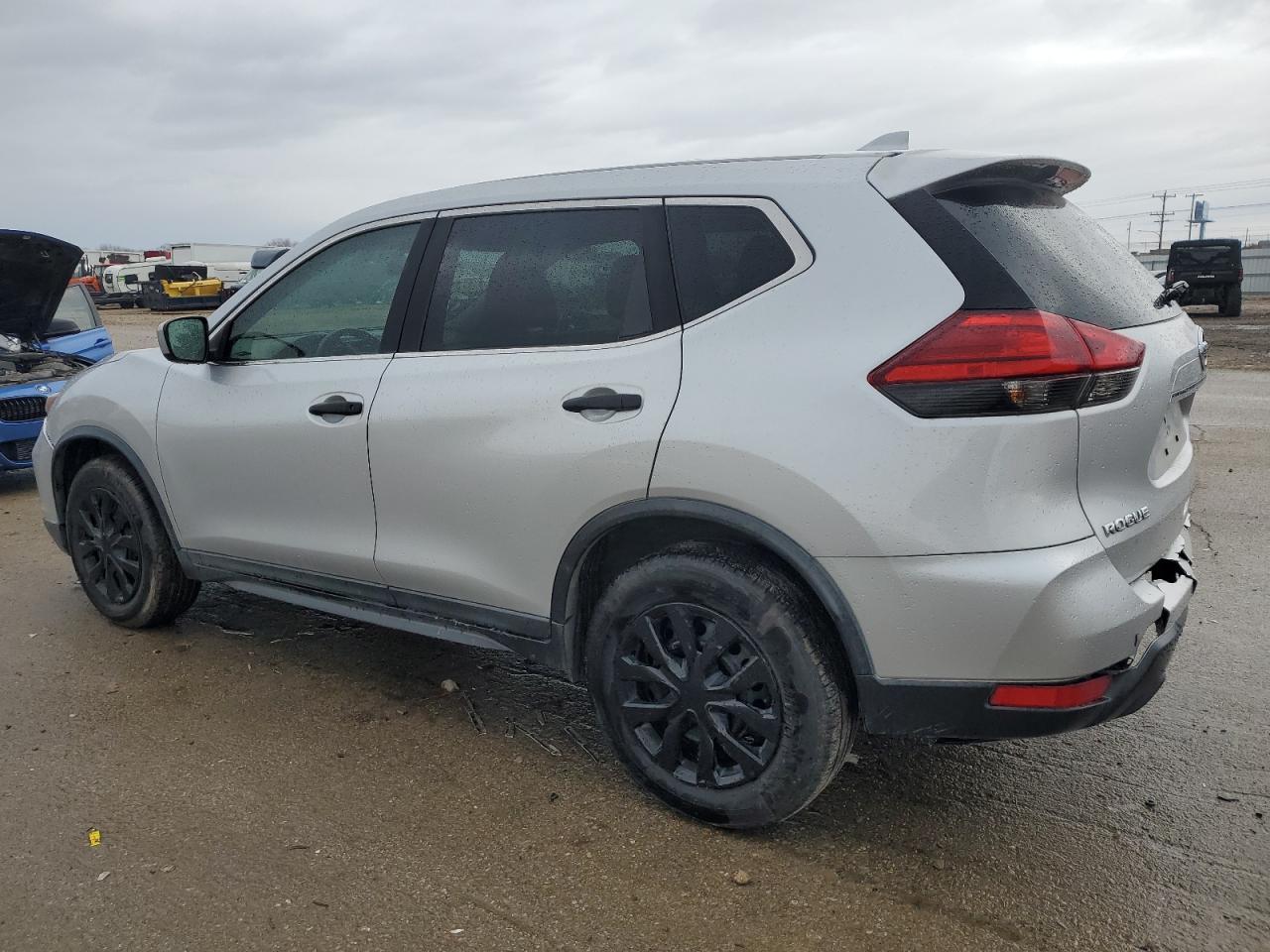 2017 NISSAN ROGUE S - Фото 2