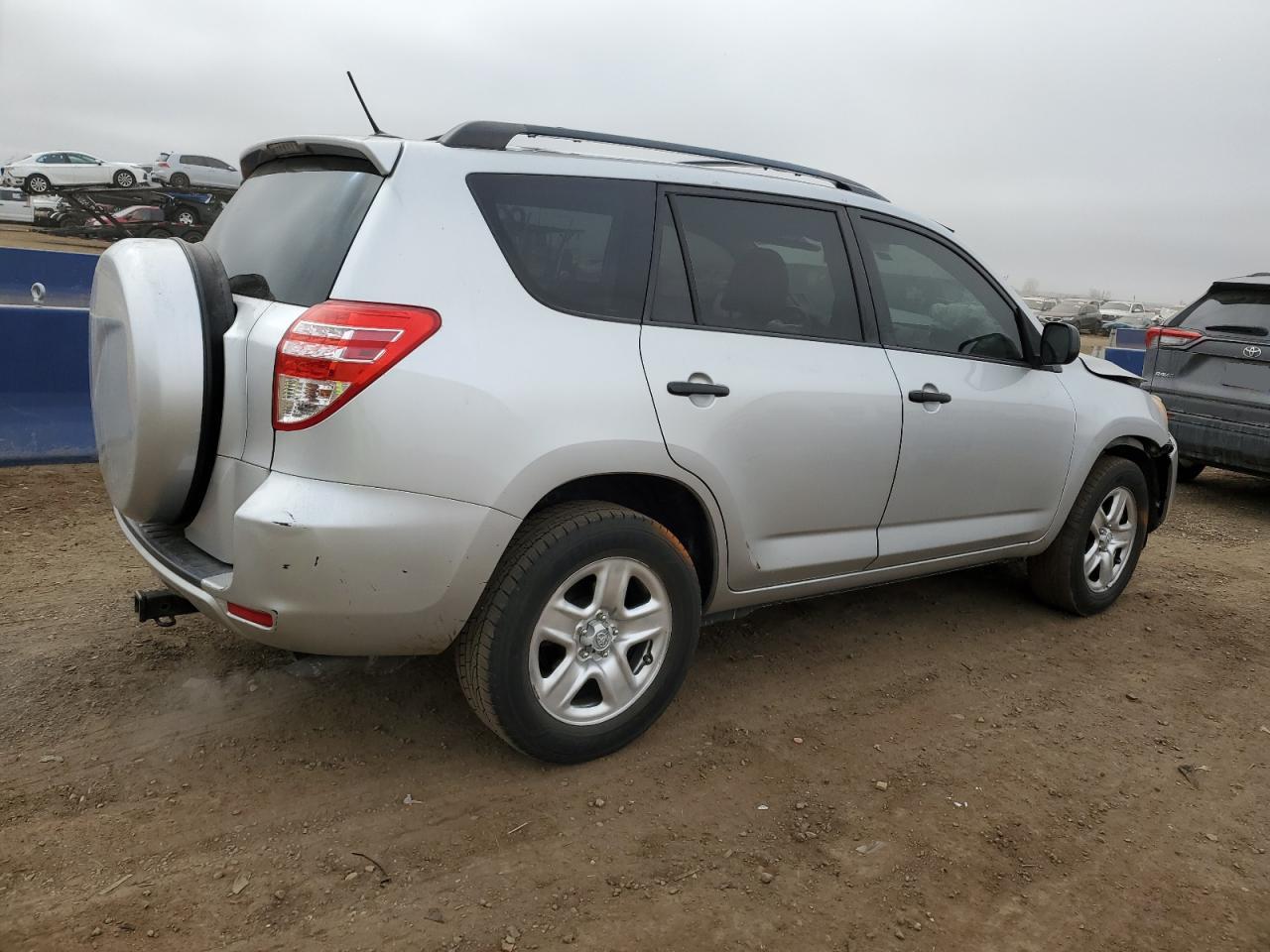 2011 TOYOTA RAV4 - Фото 3