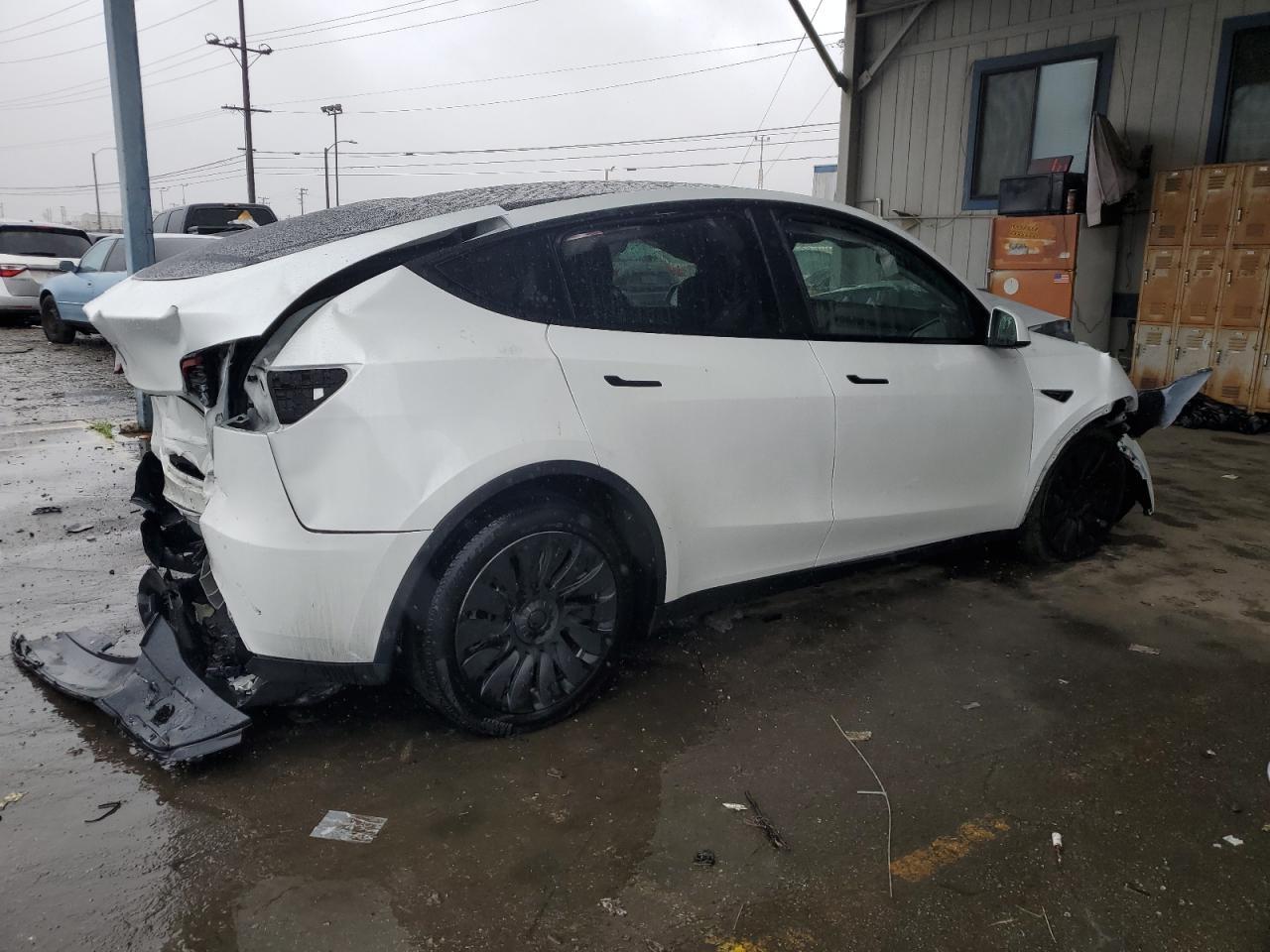 2023 TESLA MODEL Y - Image 3