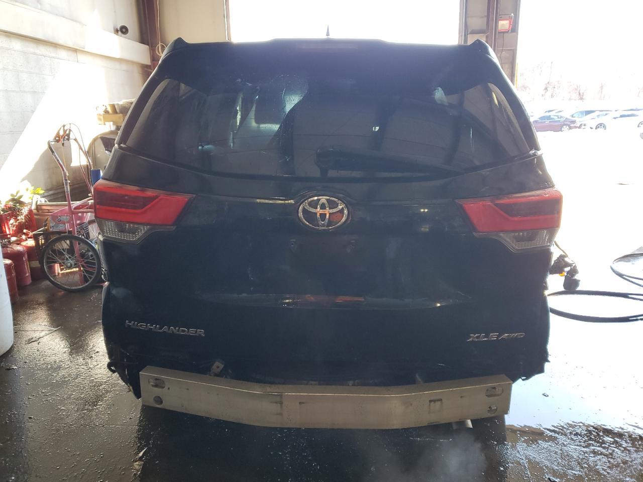 2018 TOYOTA HIGHLANDER - Image 6