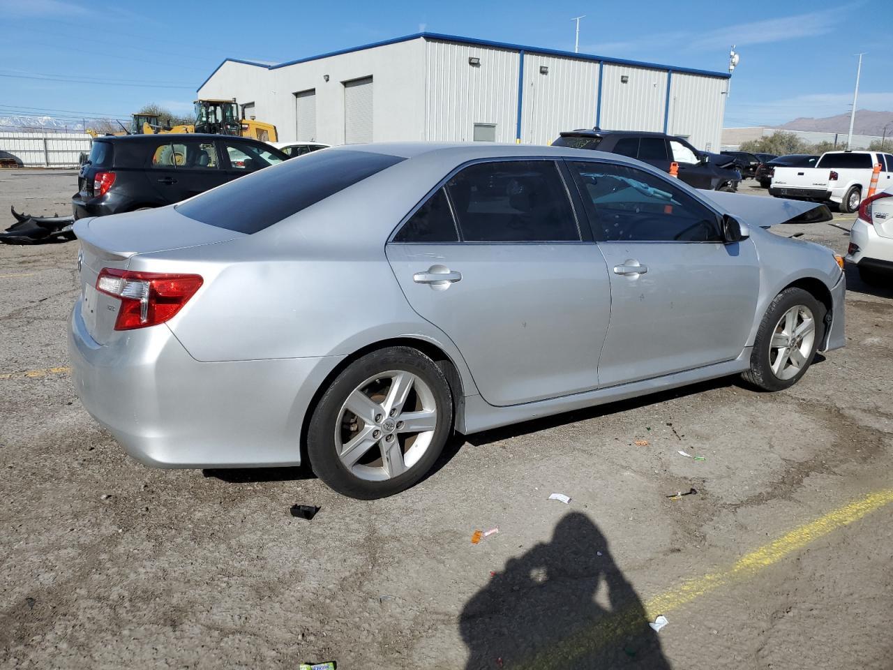 2014 TOYOTA CAMRY L - Фото 3