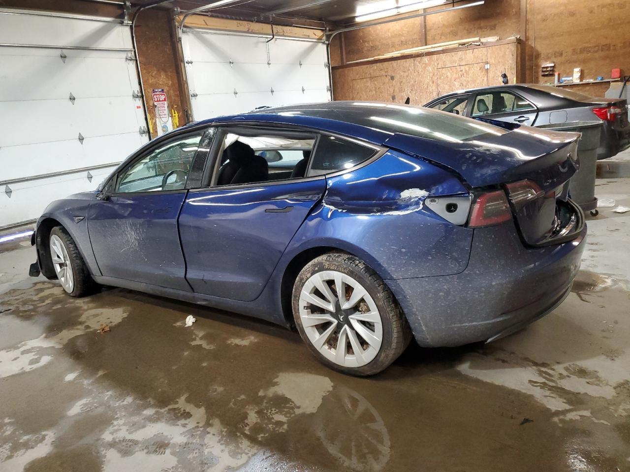 2022 TESLA MODEL 3 - Image 2